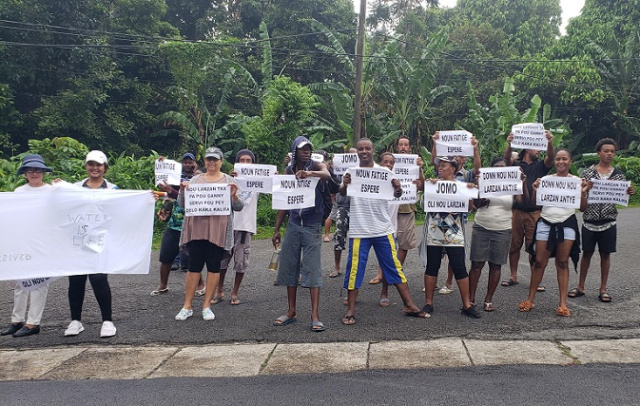 Residents protest in Seychelles over compensation payment from 2010 palace construction