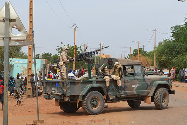 Mali: au moins 25 soldats maliens et 15 jihadistes tués lors d'intenses combats