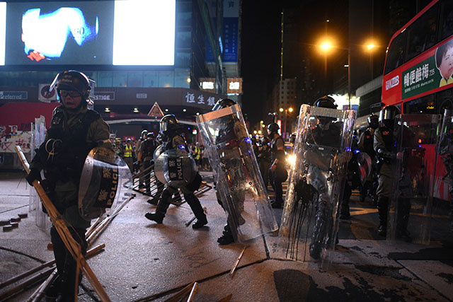 Manifestations à Hong Kong: L'exécutif n'écarte pas l'idée d'appeler Pékin à l'aide
