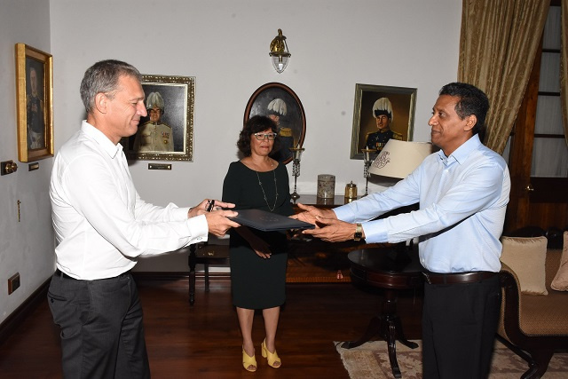 Le nouvel ambassadeur de l'UE aux Seychelles s'entretient avec le président sur les changements climatiques et la pêche