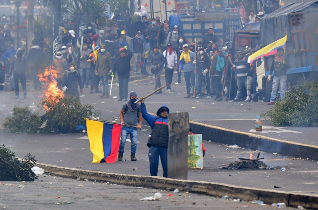 Ecuador protesters break into Congress