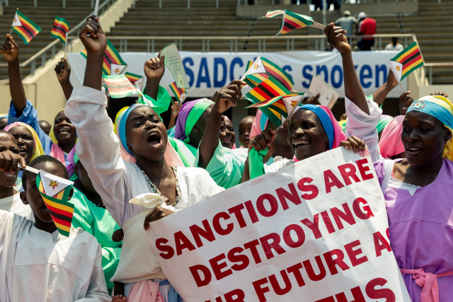 Zimbabweans stage mass protest against Western sanctions