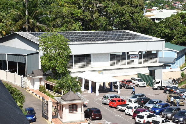 State House aux Seychelles est connecté à l'énergie solaire; Un plan pour que les trois branches du gouvernement passent au vert