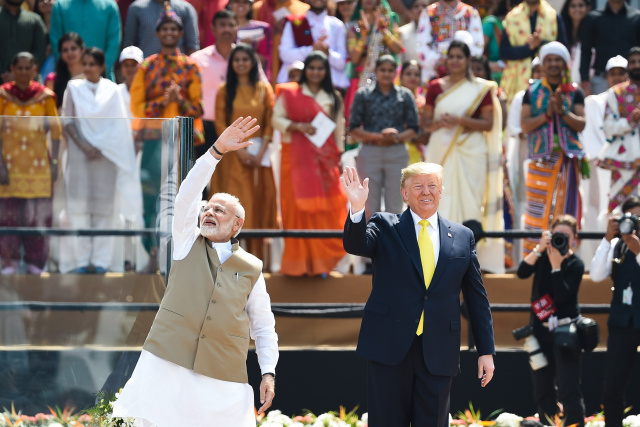 Trump hails 'exceptional' Modi at huge India rally