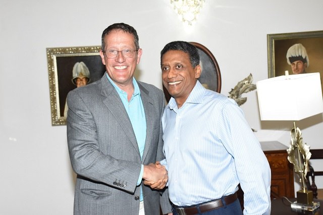 High-profile CNN business correspondent meets with Seychelles' President while filming two shows on island nation