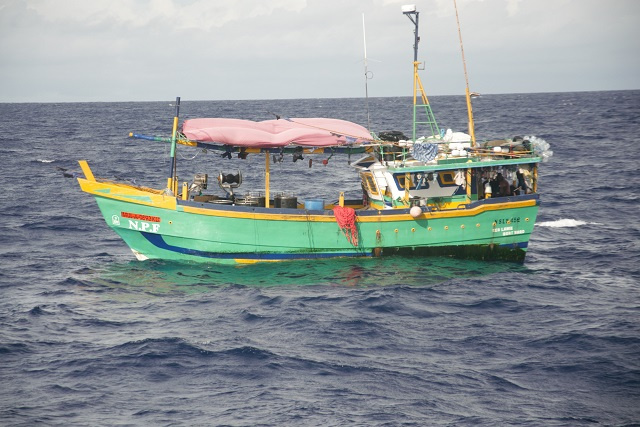 7 fishermen from Sri Lanka  detained on suspicion of illegal fishing in Seychelles' waters