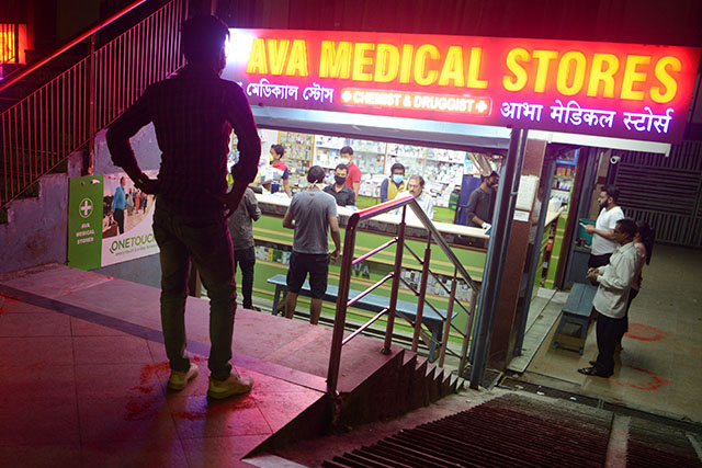 En Inde, la persécution des "héros" contre le coronavirus