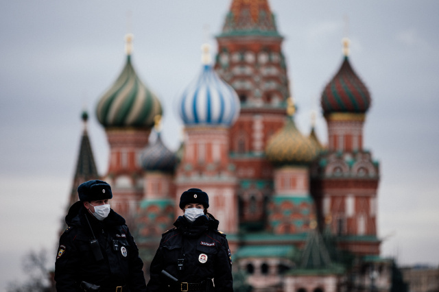 Moscow under lockdown as global virus cases top 700,000