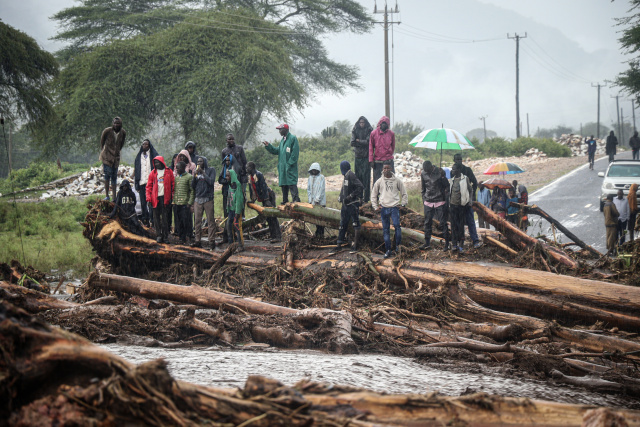 Kenya floods have killed nearly 200 in past month: govt