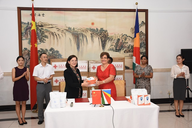Chinese Embassy donates masks, thermometers for women, children in Seychelles