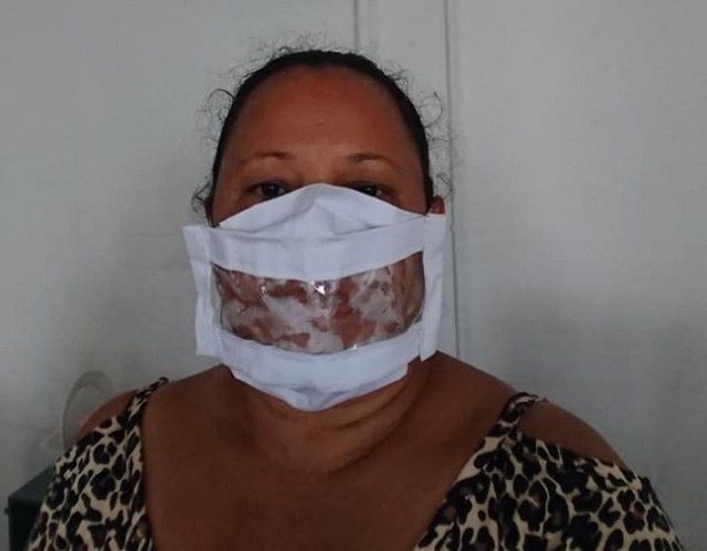 Seychellois women produce transparent face mask to help hearing-impaired community during COVID