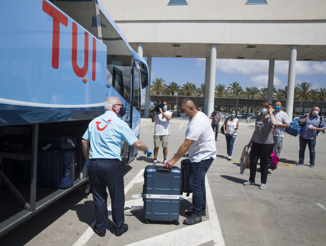 TUI scraps mainland Spain holidays over quarantine change