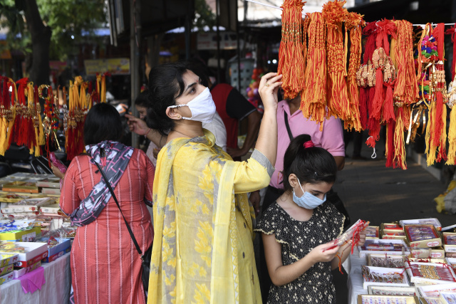 India virus cases hit 1.5 million, but slum study casts doubt on official data