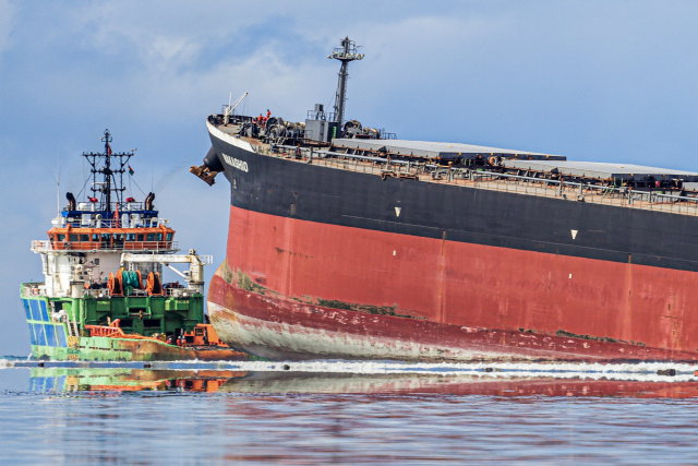 Ship owner says will handle Mauritius oil spill compensation 'sincerely'