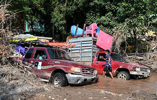 La tempête tropicale Iota, qui a fait dix morts, entre au Salvador