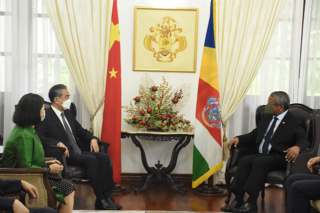 La Chine fait don de 11 millions de dollars aux Seychelles, notamment pour des projets d'énergie renouvelable