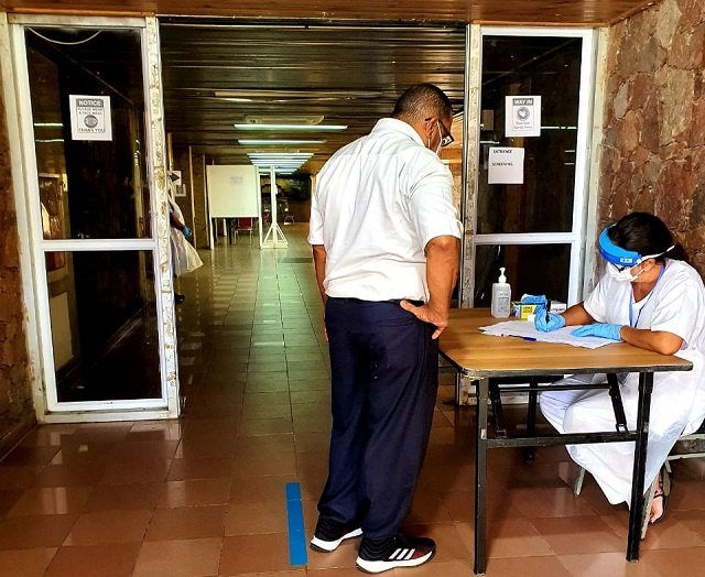 Campagne de vaccination contre le Covid-19 aux Seychelles, c’est autour des professionnels de la santé