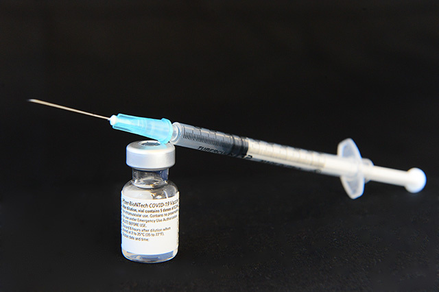 Plutôt Pfizer ou Sinopharm? Au Moyen-Orient, une "diplomatie des vaccins"