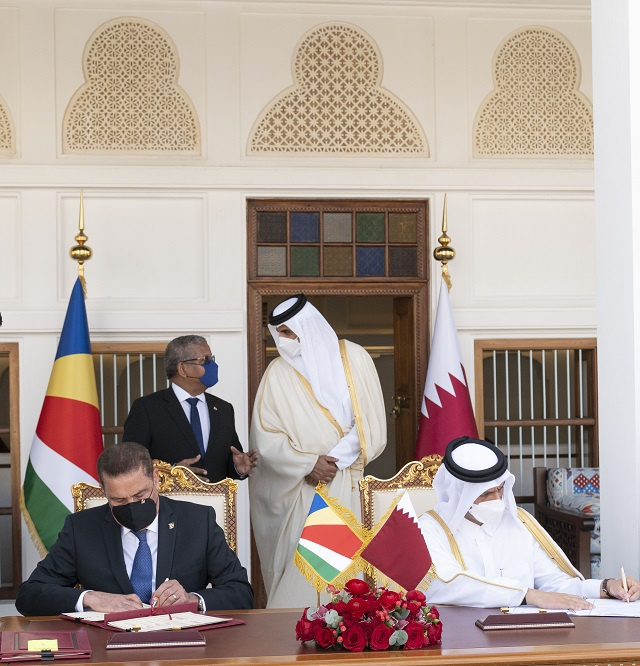 Seychelles, Qatar sign agreements on military cooperation, sports