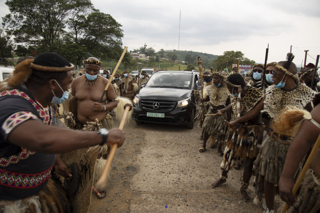 S. Africa waits as 'intricate' process decides next Zulu king