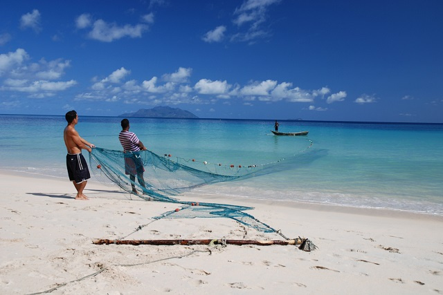 Un programme français accorde aux Seychelles 120 000 dollars de projets liés avec l'économie bleue