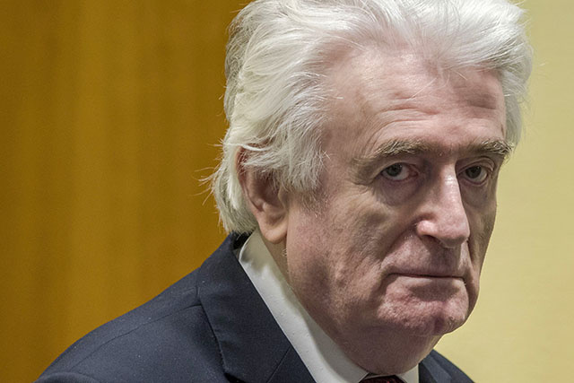 Guerre de Bosnie: le Royaume-Uni accepte le transfert de Radovan Karadzic pour purger sa peine