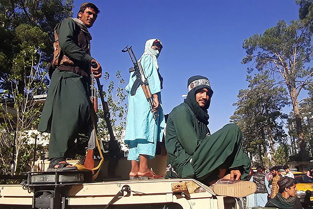 Afghanistan: les talibans progressent encore, Washington va évacuer du personnel diplomatique