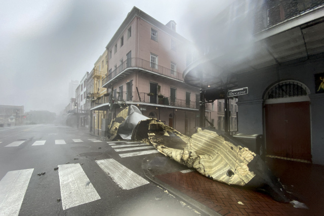 Hurricane Ida pummels Louisiana, knocks out power for New Orleans