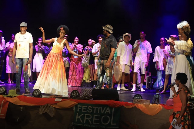Le festival créole s'ouvre avec de la poésie, de la danse et de la fierté seychelloise