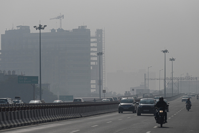 Delhi, Lahore smog forces schools, industry closures