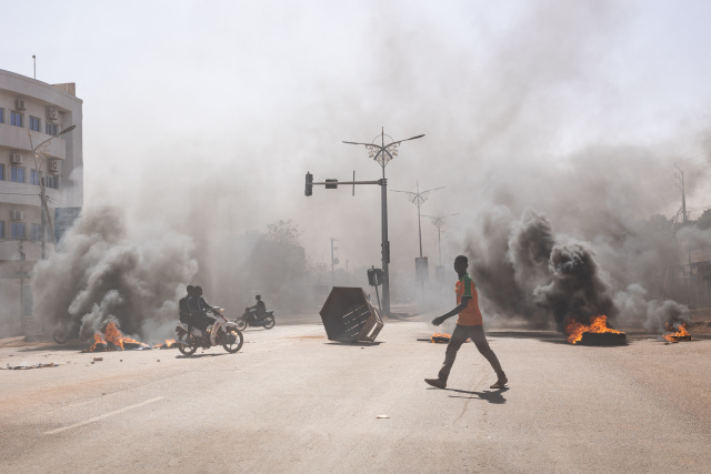 Shots near Burkina president's home as soldiers mutiny over anti-jihadist strategy