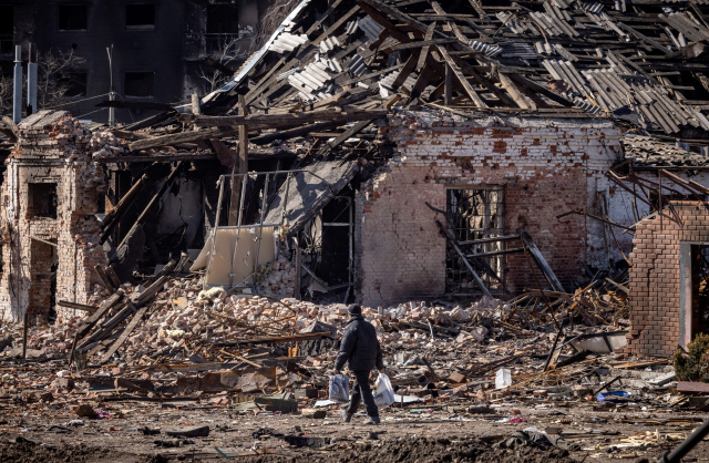 UN rights chief warns of 'war crimes' in Ukraine conflict