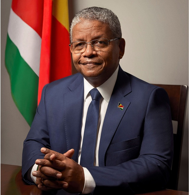 Seychelles' President applauds EU-NAVFOR seizure of 28kg of illicit drugs