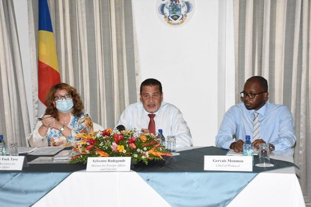 Les fermetures d'ambassades en Europe discutées lors de la réunion du ministre des Affaires étrangères des Seychelles avec les consuls