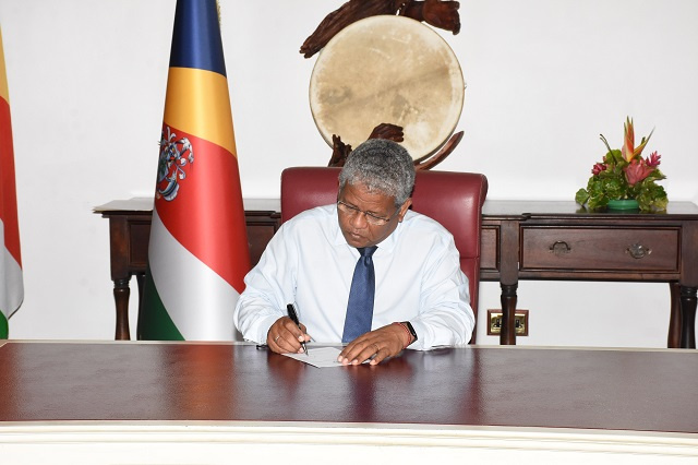 Defence: Seychelles' President assents to amendment to Constitution