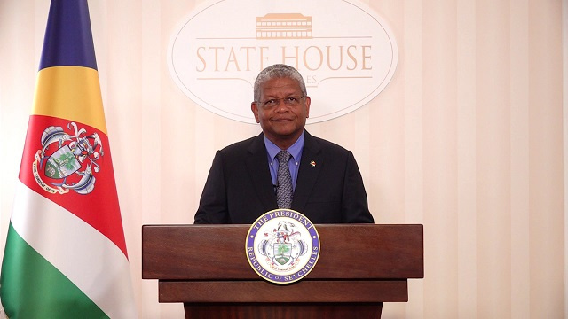 "Aidons nos frères et sœurs à s'élever et à réaliser leurs rêves", a déclaré le président des Seychelles à l'occasion de la fête nationale