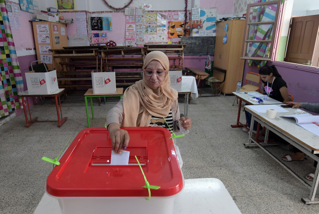 Tunisians vote on constitution set to bolster one-man rule