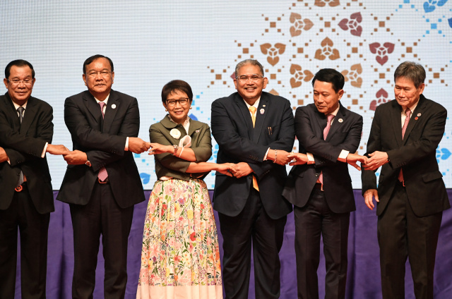 ASEAN foreign ministers to push for Myanmar progress