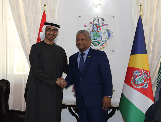 Le président des Émirats arabes unis rend une visite officielle au président des Seychelles