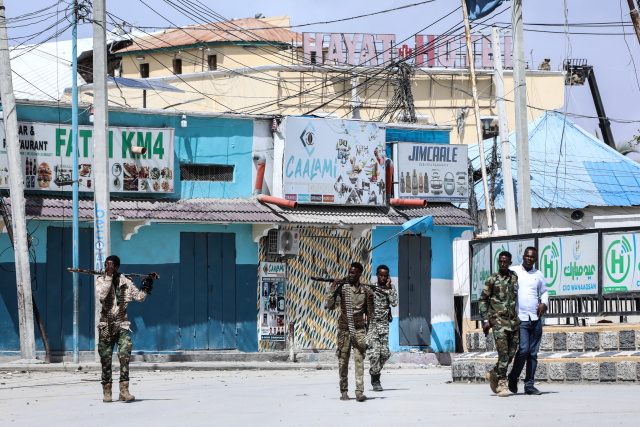 13 dead as Somali forces battle Al-Shabaab at besieged hotel