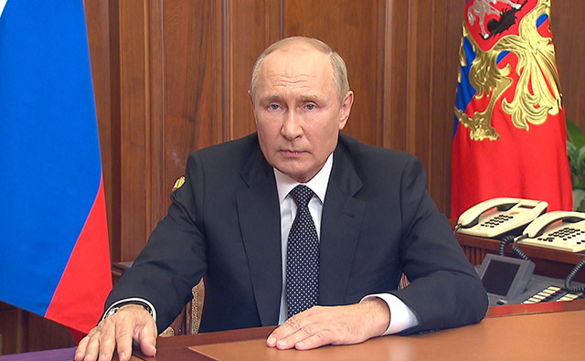 Ukraine: Poutine mobilise sa réserve, se dit prêt à user de "tous les moyens"
