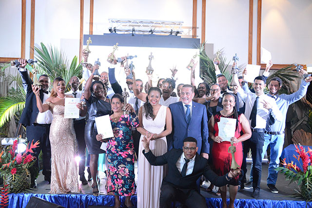 Les lauréats du prix « Lospitalite lafyerte Sesel » récompensés pour leur travail dans l’industrie du tourisme des Seychelles