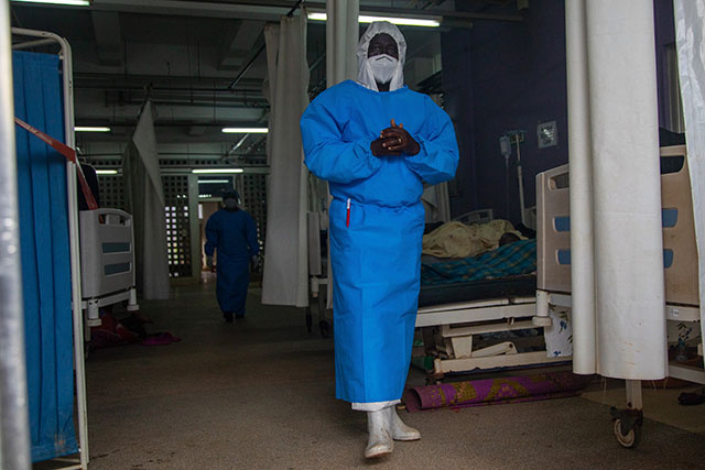 Ebola en Ouganda : 29 morts, inquiétude de l'OMS face à l'inefficacité des vaccins