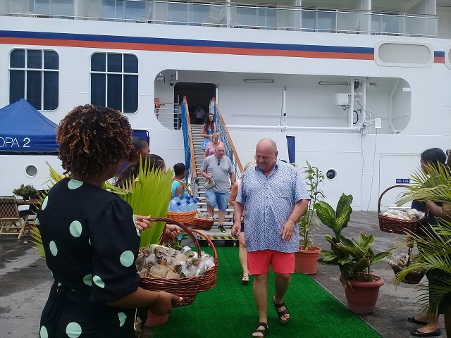 Cruise ship season helps showcase Seychelles for longer holidays
