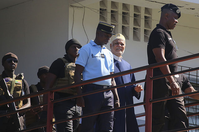 Comores: l'ex président Sambi absent à son procès pour trahison