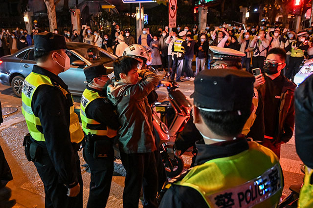 Pékin cernée de policiers après les manifestations anti-Covid