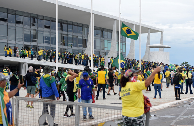 World leaders condemn anti-government mob attacks in Brasilia