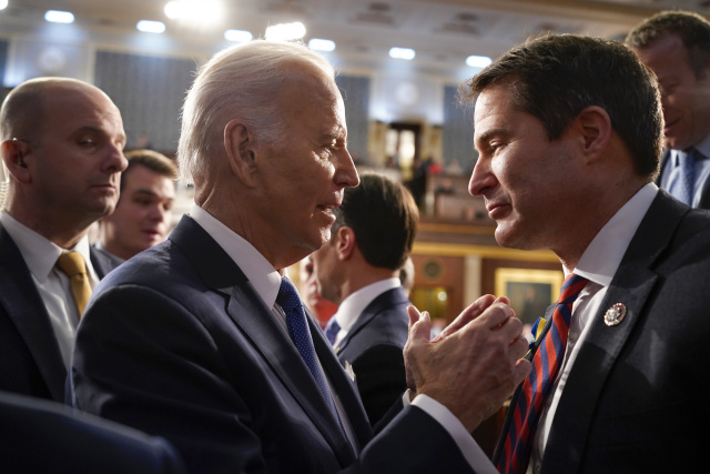 Biden urges US blue-collar resurgence in feisty Congress speech