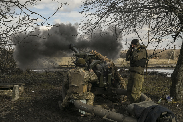 Zelensky pays tribute to troops amid battle to defend Bakhmut