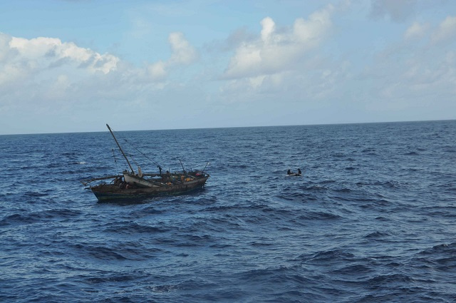 Pêche illégale de concombres de mer : les forces de défense seychelloises interceptent un bateau malgache